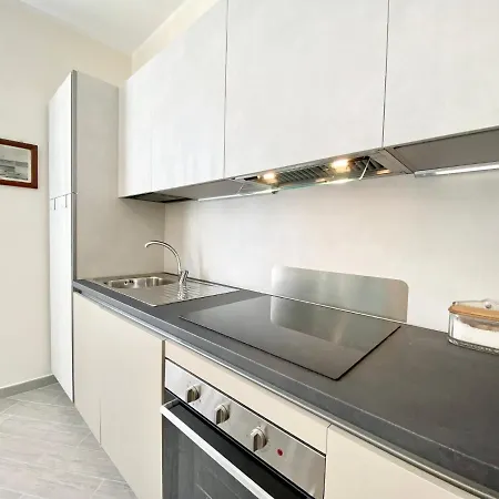 Hostdomus - Bilocale Da Patrizia *