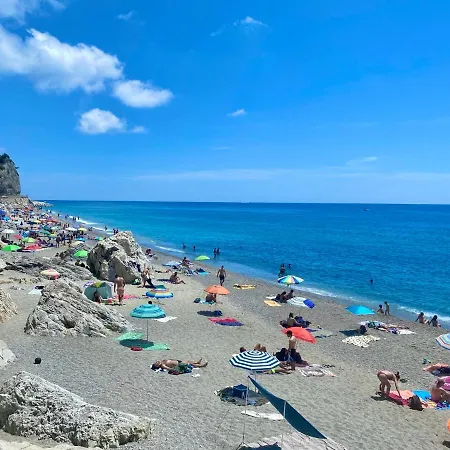 Hostdomus - Bilocale Da Patrizia