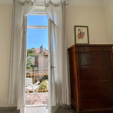 Hostdomus - Bilocale Da Patrizia Finale Ligure