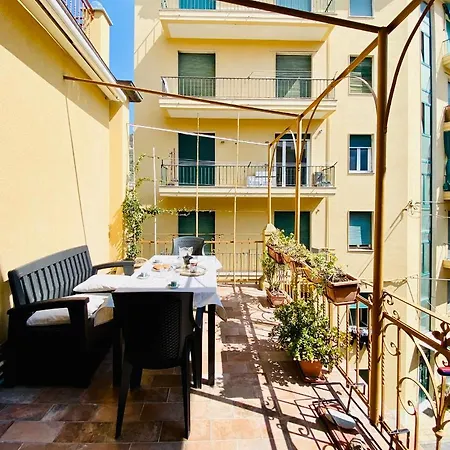 Hostdomus - Bilocale Da Patrizia Appartement