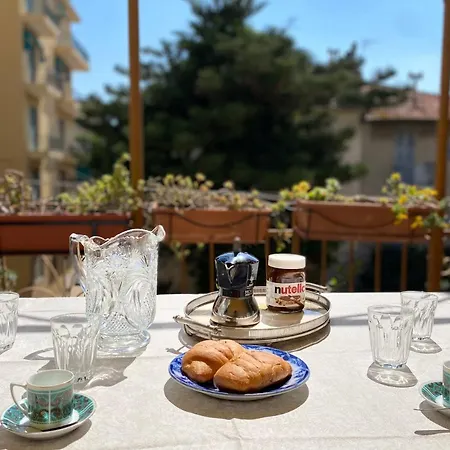 Apartment Hostdomus - Bilocale Da Patrizia Finale Ligure