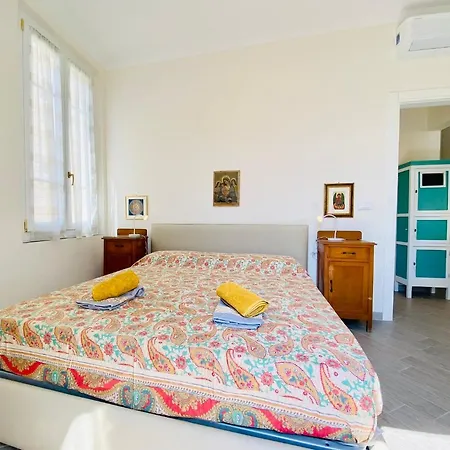 Hostdomus - Bilocale Da Patrizia Appartement *