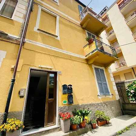 Hostdomus - Bilocale Da Patrizia Finale Ligure