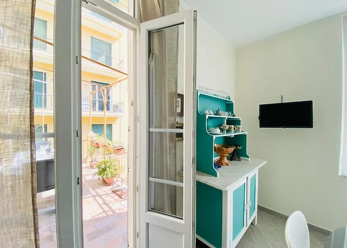 Hostdomus - Bilocale Da Patrizia *