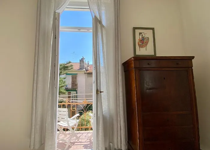 Hostdomus - Bilocale Da Patrizia Finale Ligure